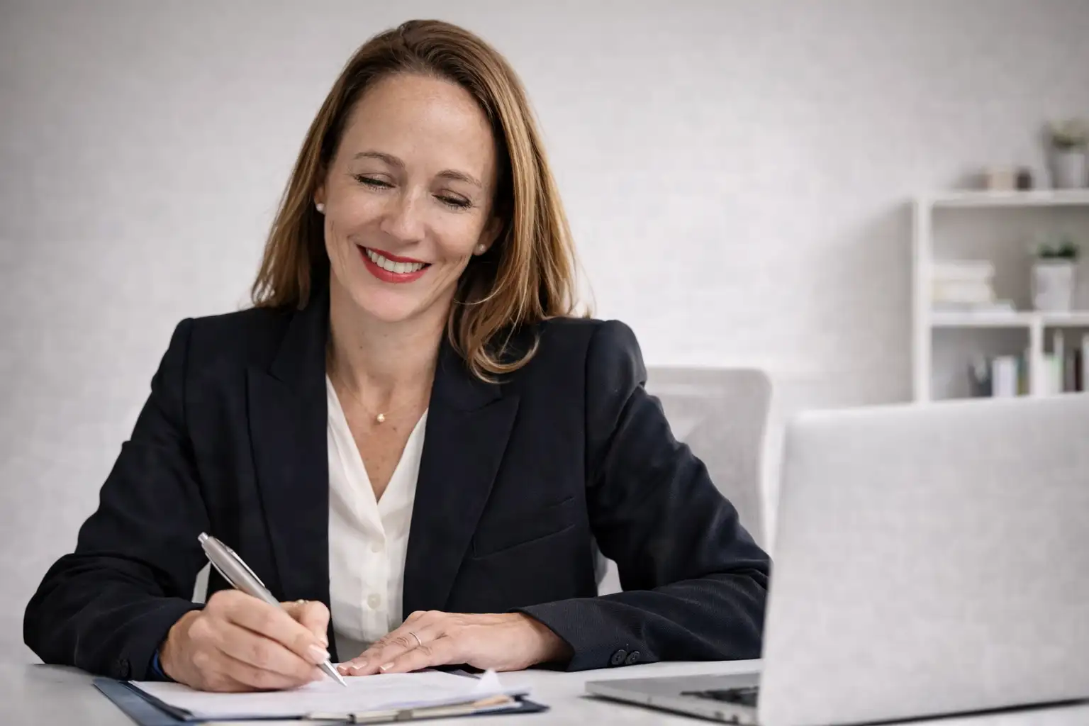 Avocate en dommage corporel au travail à Nice Avocat spécialiste en dommage corporel et aide aux victimes à Nice